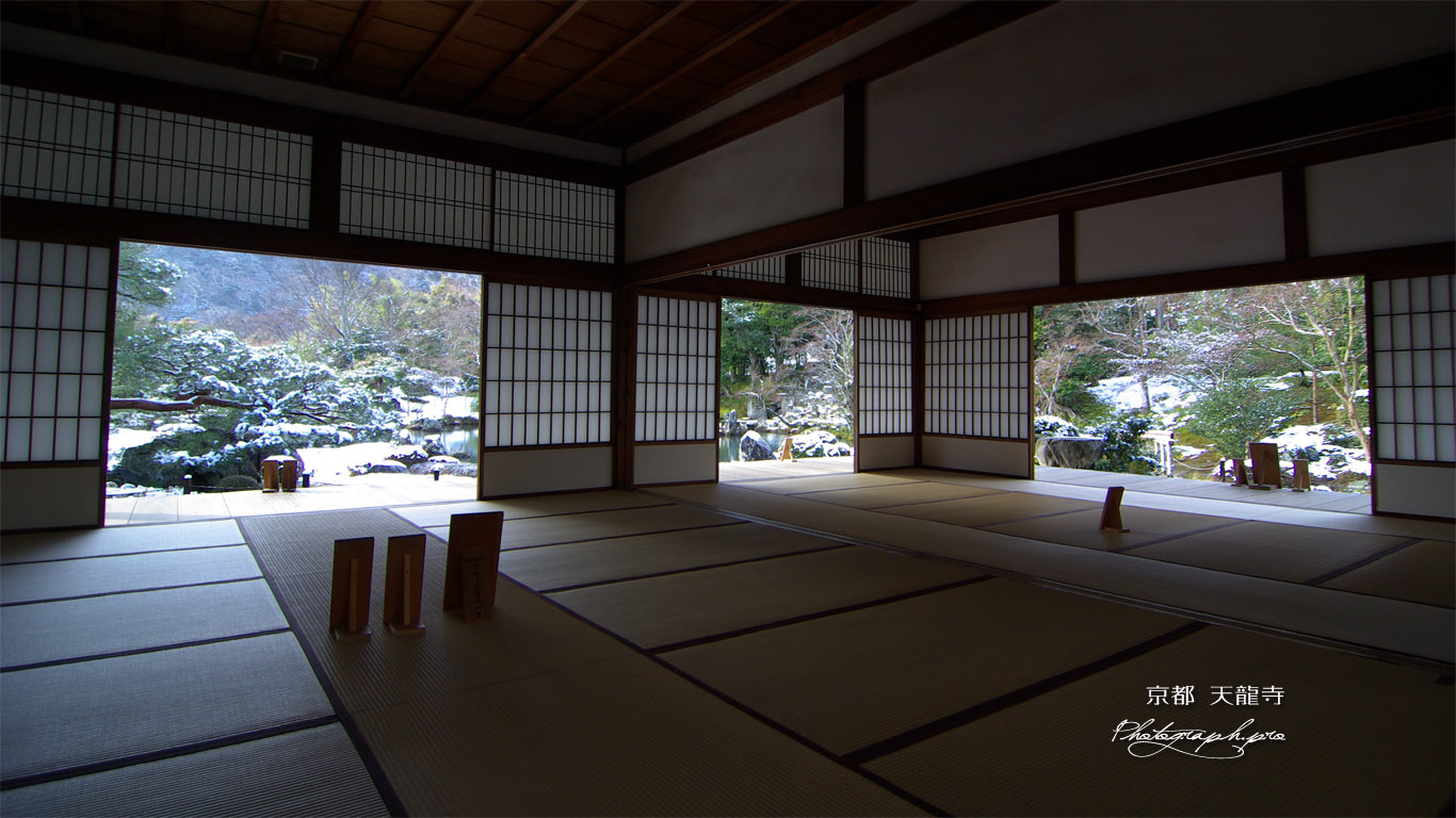 天龍寺小方丈から雪の曹源池庭園 壁紙