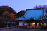 光明寺大殿と紅葉