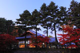 大本天恩郷 紅葉の万祥殿