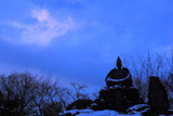 源氏山公園 雪化粧の源頼朝像