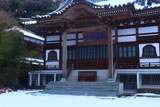 妙傳寺 雪化粧の本堂