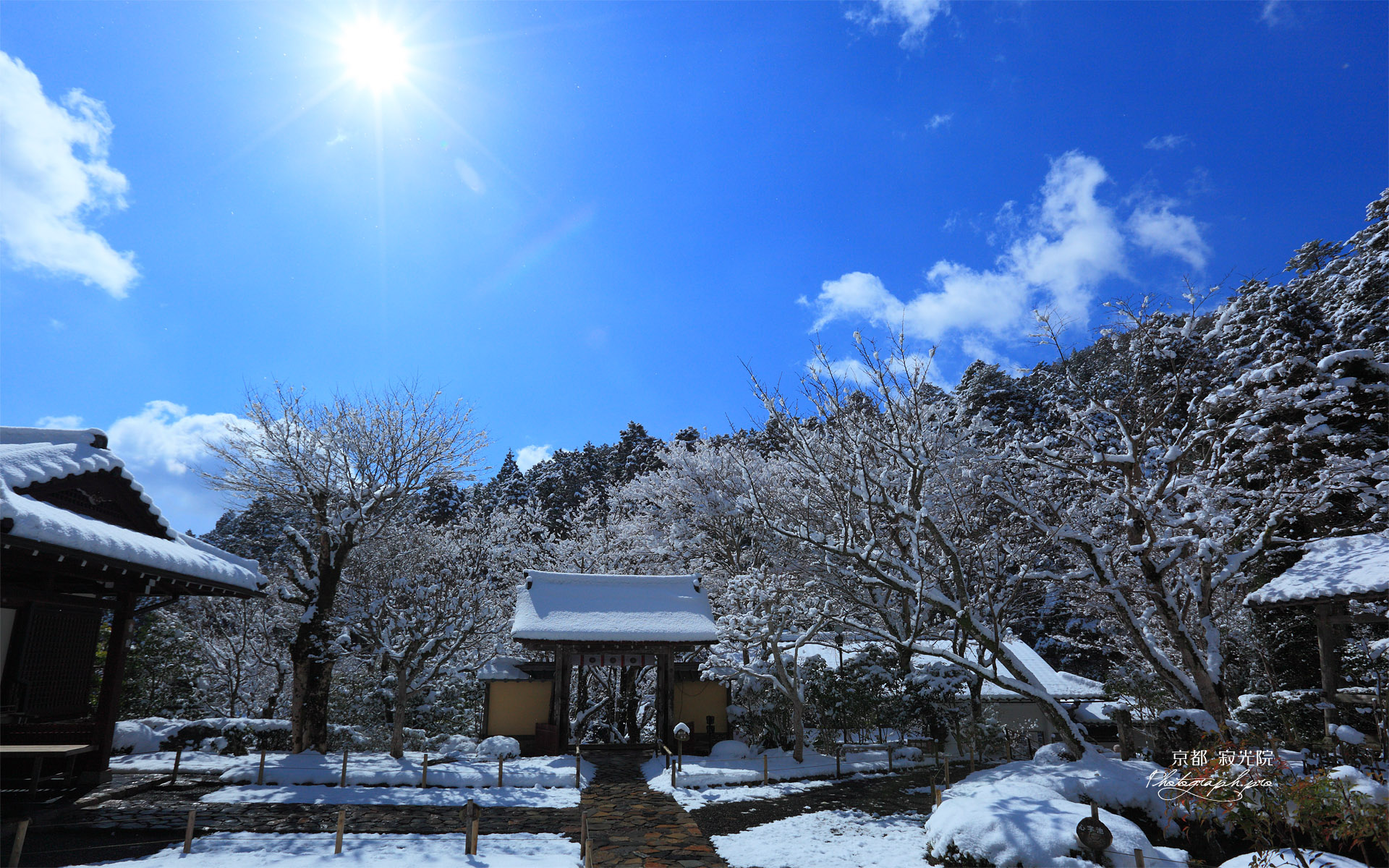 寂光院 雪化粧の境内