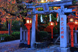 京都 紅葉の辰己大明神