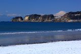 鎌倉 雪化粧の材木座海岸