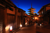 八坂上町からの宵の八坂の塔