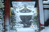 常栄寺 山門越しの雪景色