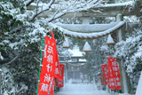 鎌倉八雲神社（大町） 雪景色の参道