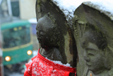満福寺 沫雪の石仏と江ノ電