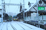 雪降る江ノ島駅