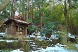 斑雪の熊野神社末社