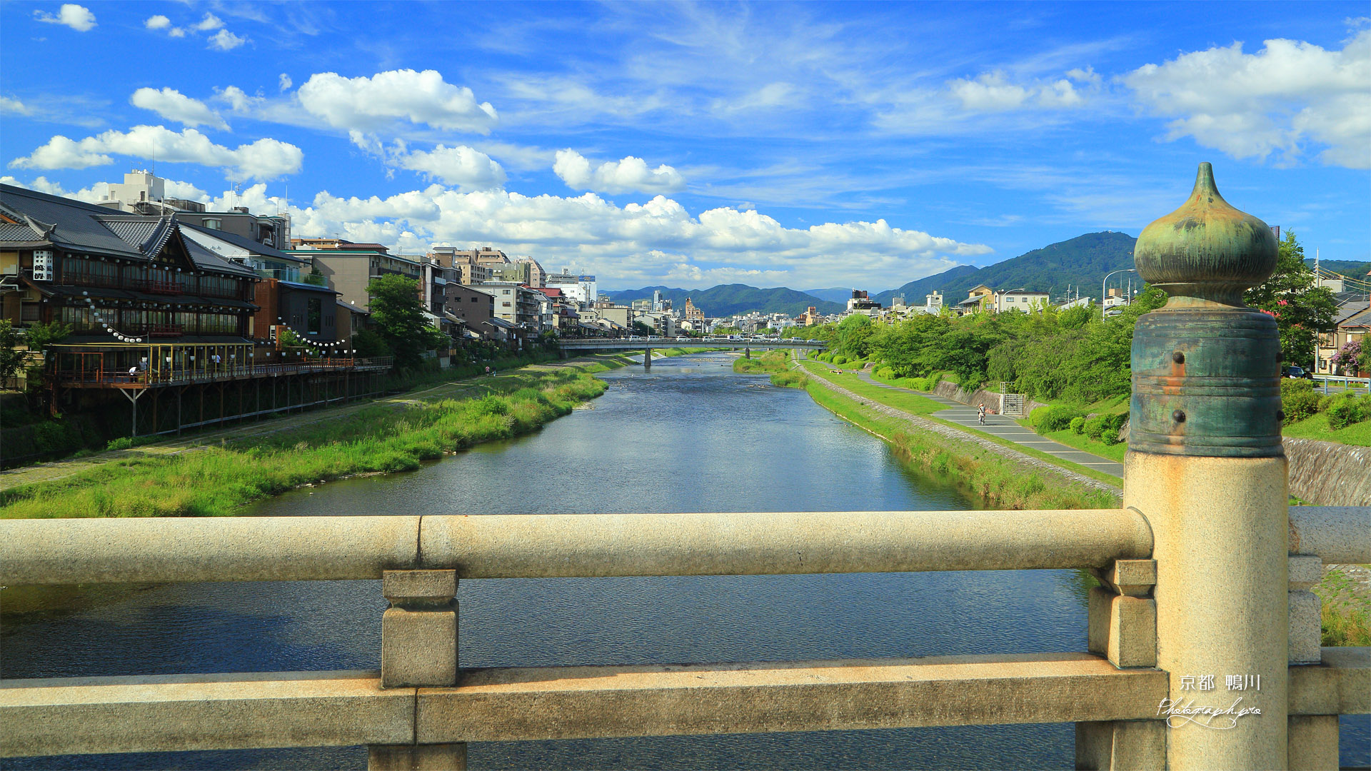 鴨川 五条大橋と夏空 の壁紙 1920x1080